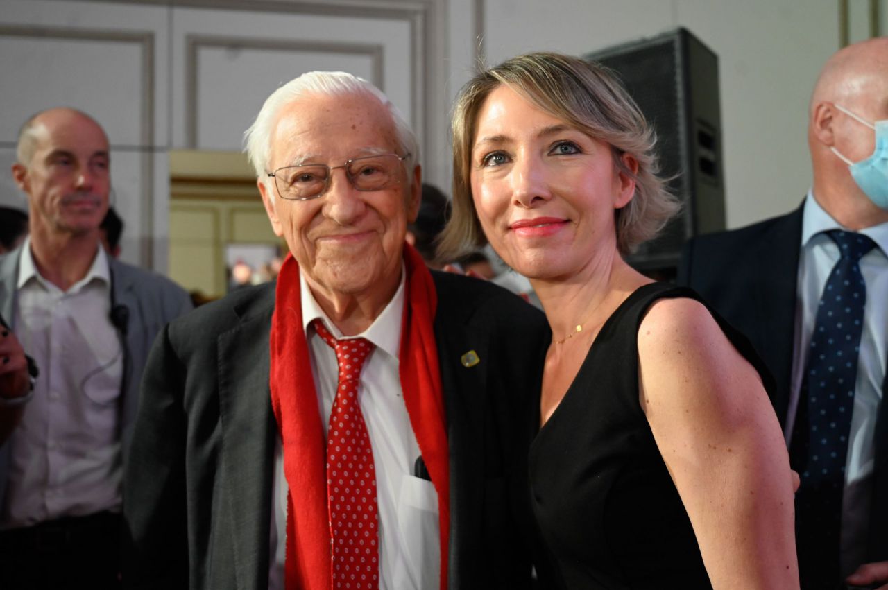 María Cano, directora de Madridiario, y el Padre Ángel