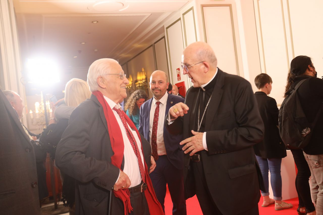 El Padre Ángel y el Cardenal Osoro