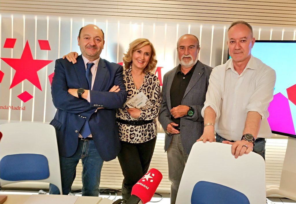 Nieves Herrero junto a los Cronistas de la Villa Constantino Mediavilla, Ángel del Río y Antonio Castro