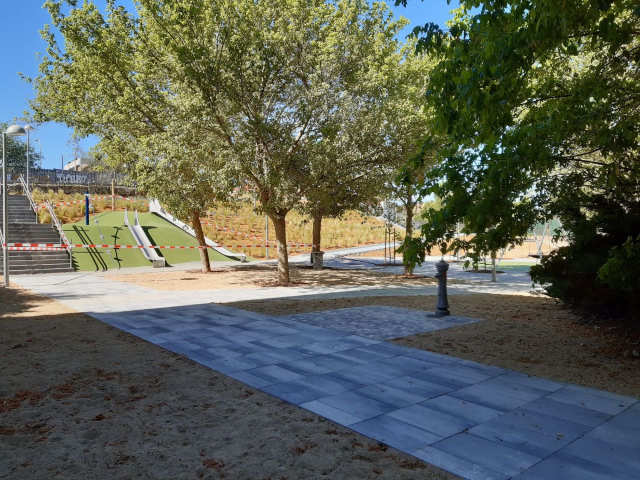 Nueva conexión de la calle Alcañiz con la calle Artemisa en el distrito de Barajas. 