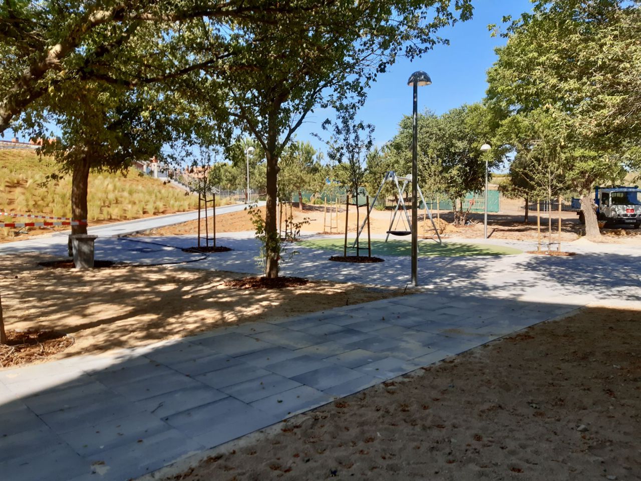 Nueva conexión de la calle Alcañiz con la calle Artemisa en el distrito de Barajas. 