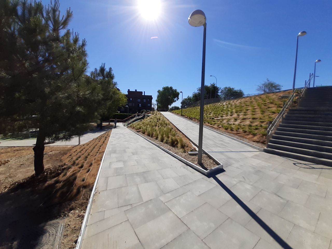 Nueva conexión de la calle Alcañiz con la calle Artemisa en el distrito de Barajas. 