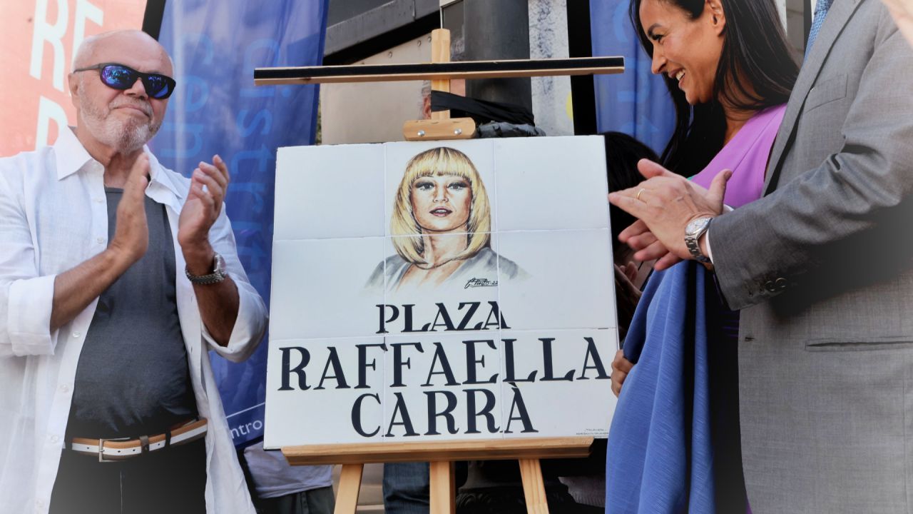Inauguración de la plaza de Raffaella Carrà.