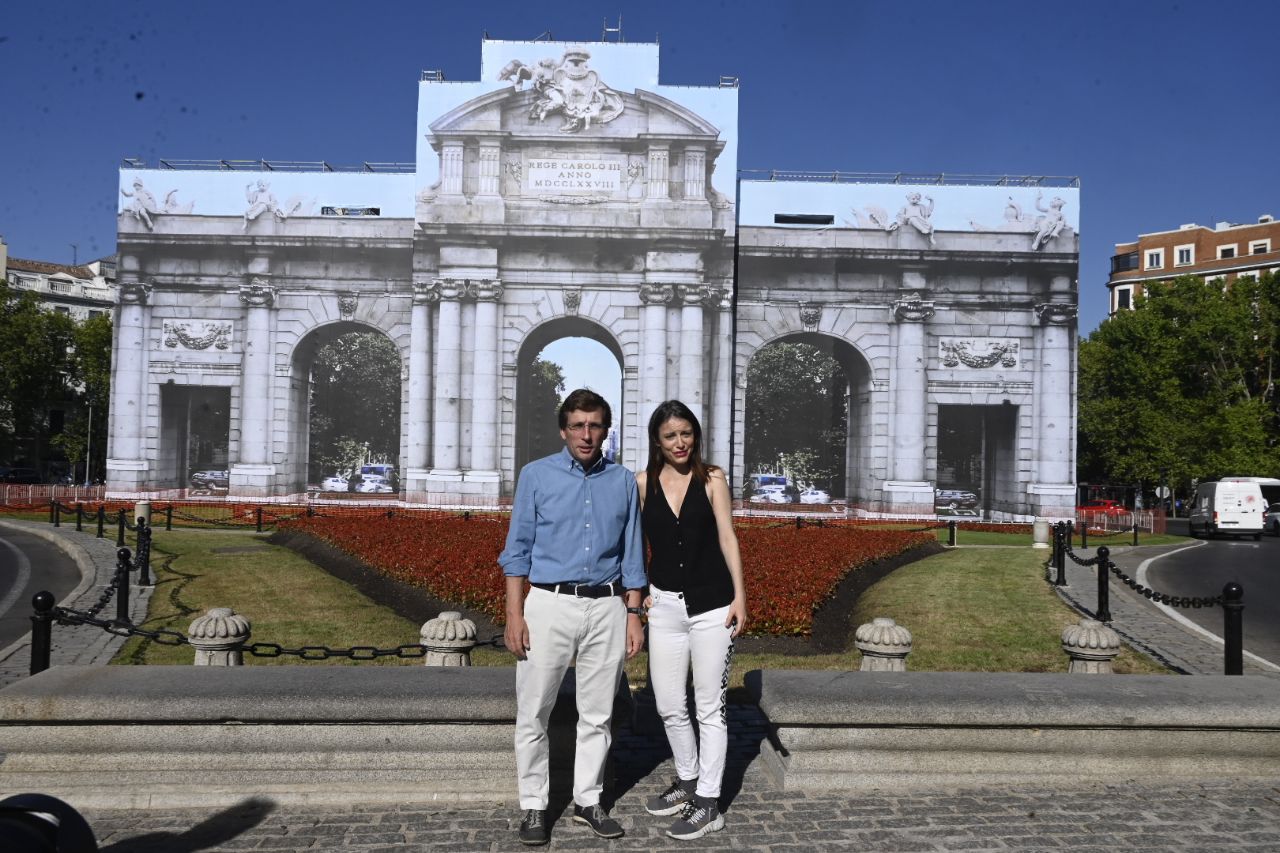 José Luis Martínez-Almeida y Andrea Levy