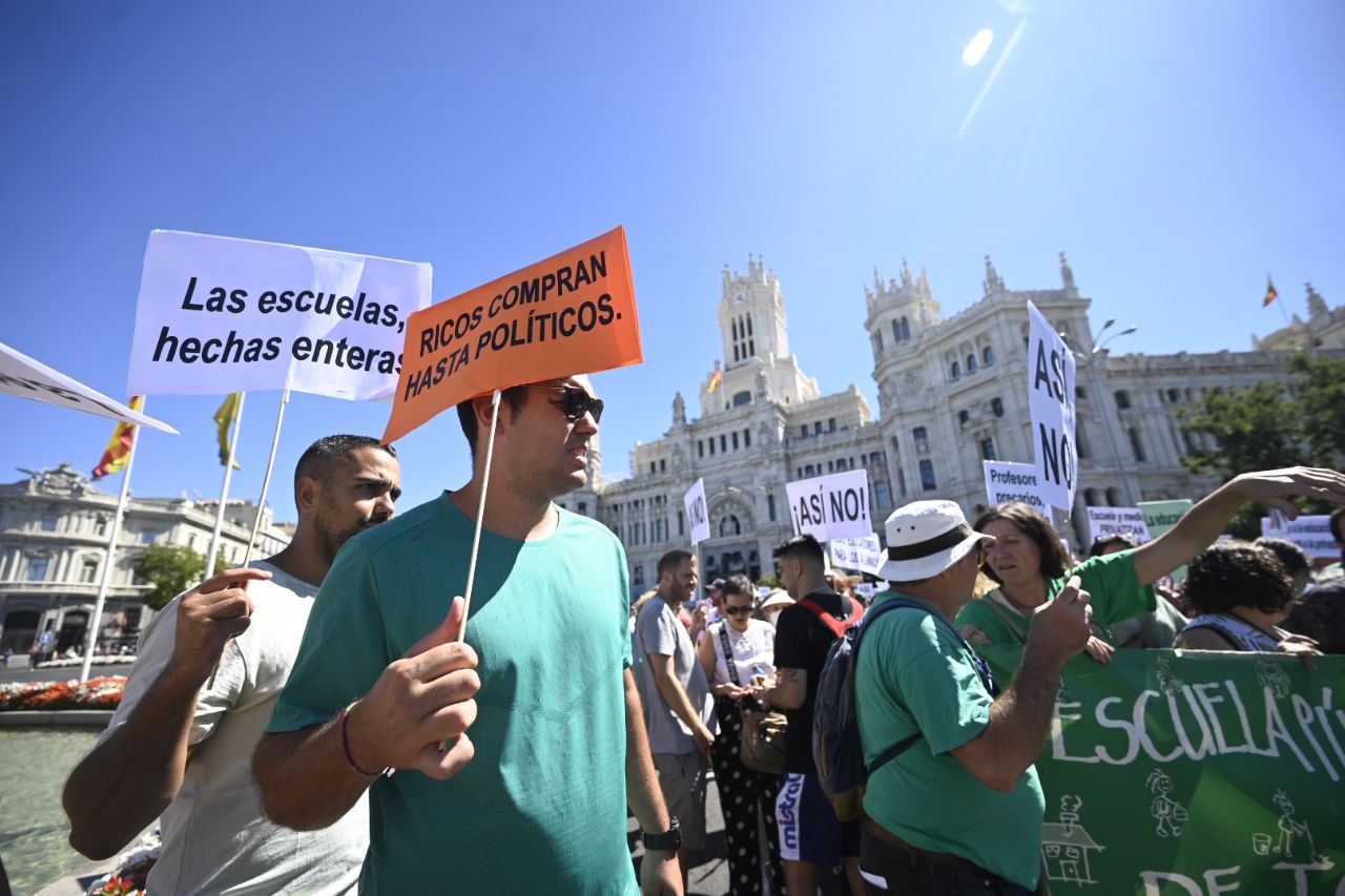 La Marea Verde sale a la calle a reivindicar más plazas de Educación pública y bajada de ratios. 