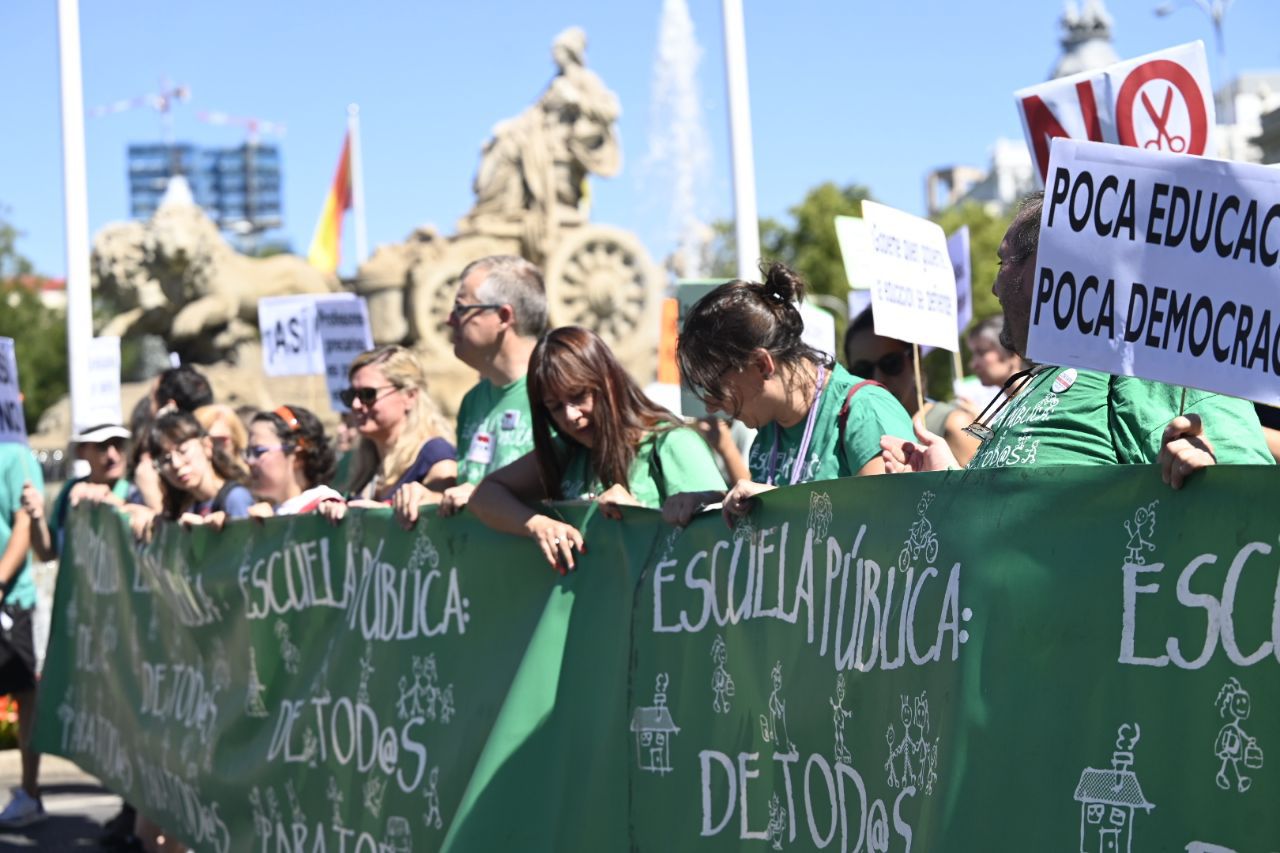 La Marea Verde sale a la calle a reivindicar más plazas de Educación pública y bajada de ratios. 