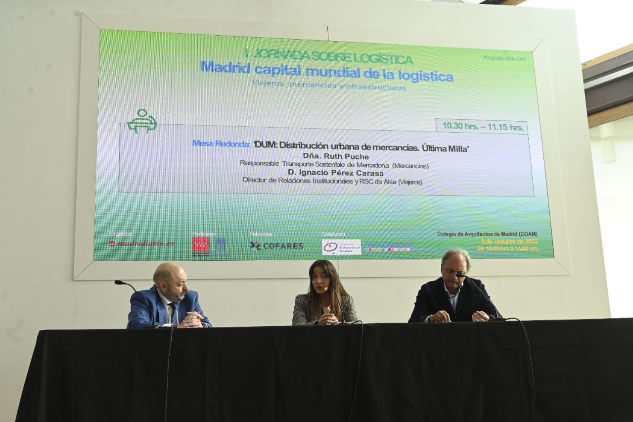 Constantino Mediavilla, presidente de los Grupos de Madridiario y Diariocrítico, Ruth Puche,  responsable de transporte sostenible de Mercadona,  e Ignacio Pérez Carasa,  director de Relaciones Institucionales y RSC de Alsa