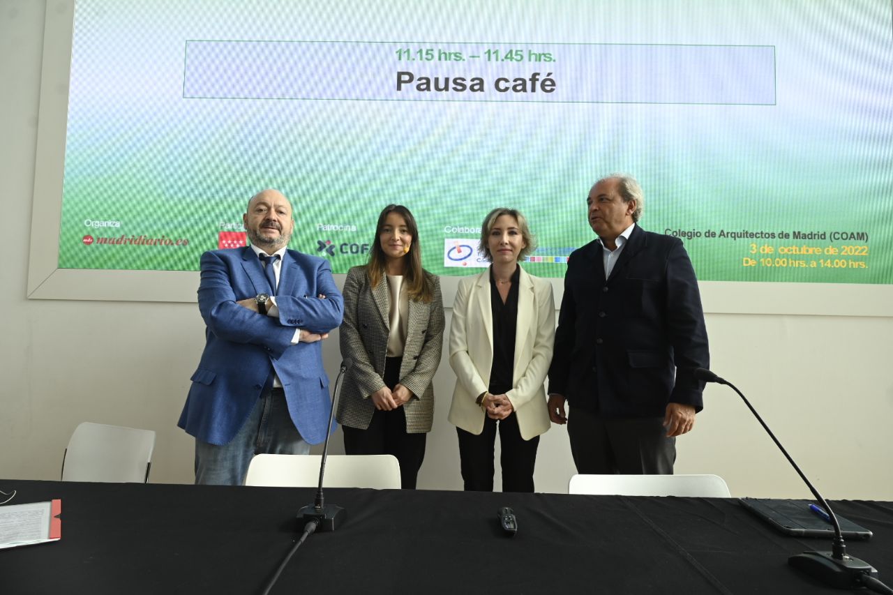 Constantino Mediavilla, presidente de los Grupos de Madridiario y Diariocrítico, Ruth Puche, responsable de transporte sostenible de Mercadona, María Cano, directora de Madridiario  e Ignacio Pérez Carasa,  director de Relaciones Institucionales y RSC de Alsa
