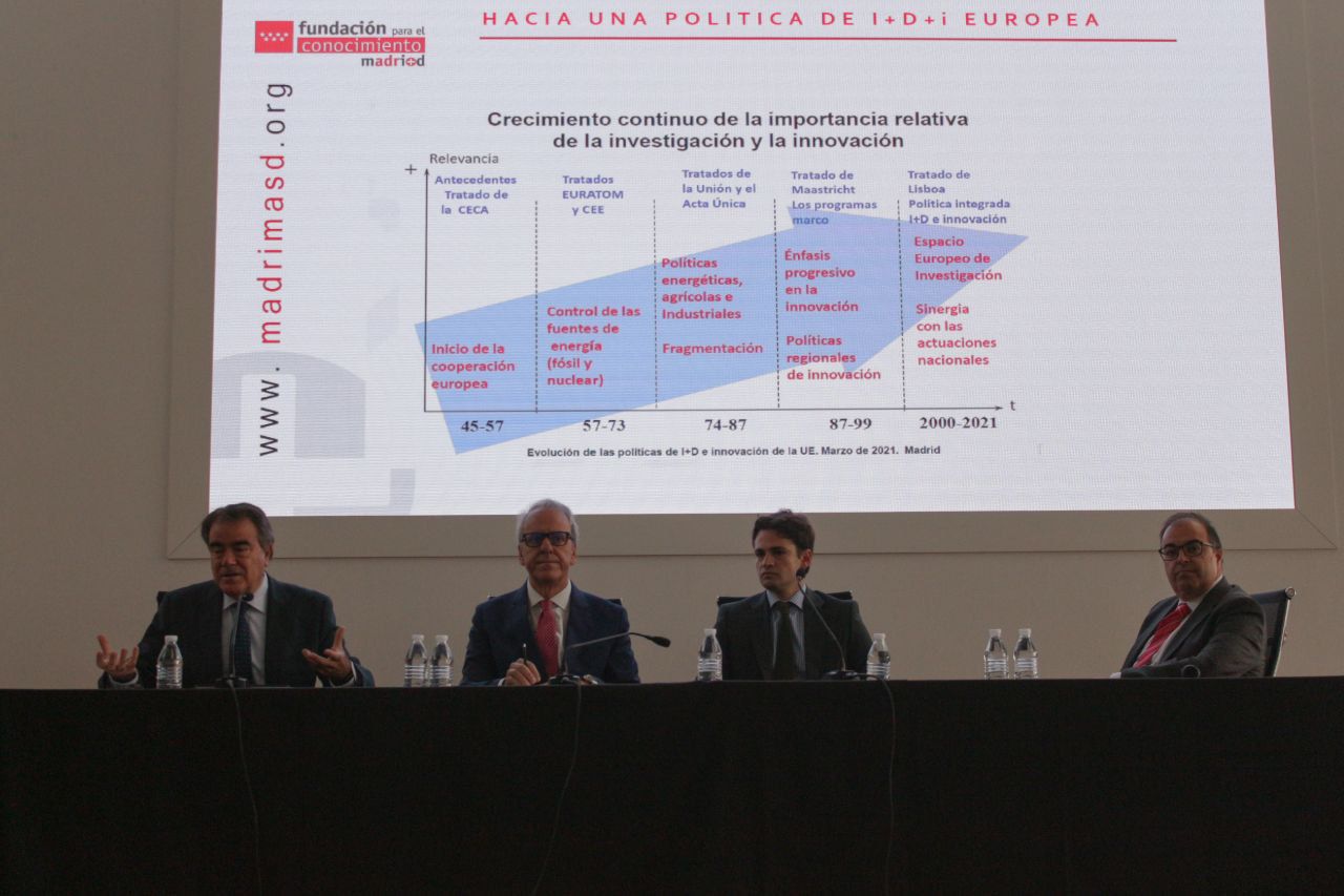 Federico Morán,  director de la Fundación para el Conocimiento madri+d, Segundo Píriz, rector de la Universidad Internacional de la Empresa (UNIE), Jaime Caruncho, director de Operaciones de Mi campus Residencias, y Santiago Llorente, alcalde de Leganés