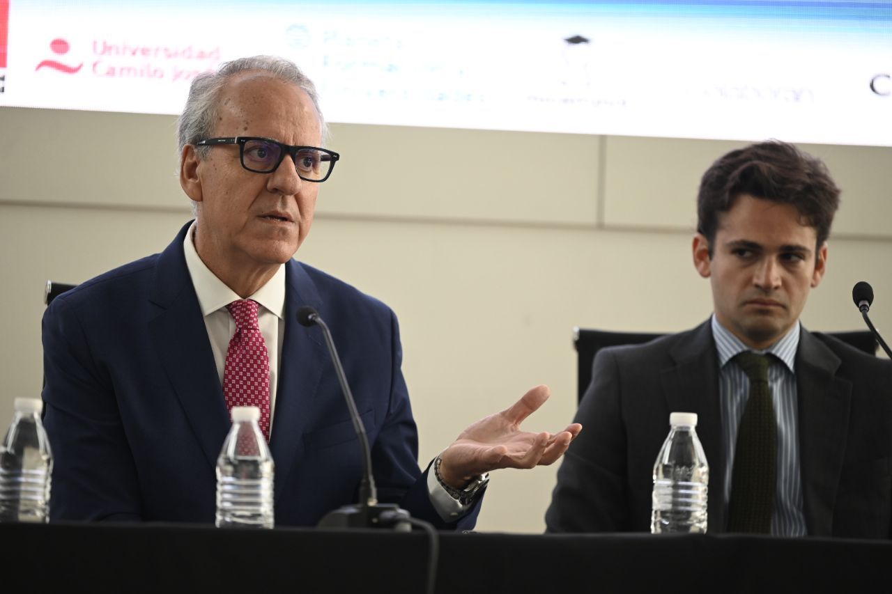 Segundo Píriz, rector de la Universidad Internacional de la Empresa (UNIE) y Jaime Caruncho, director de Operaciones de Mi campus Residencias