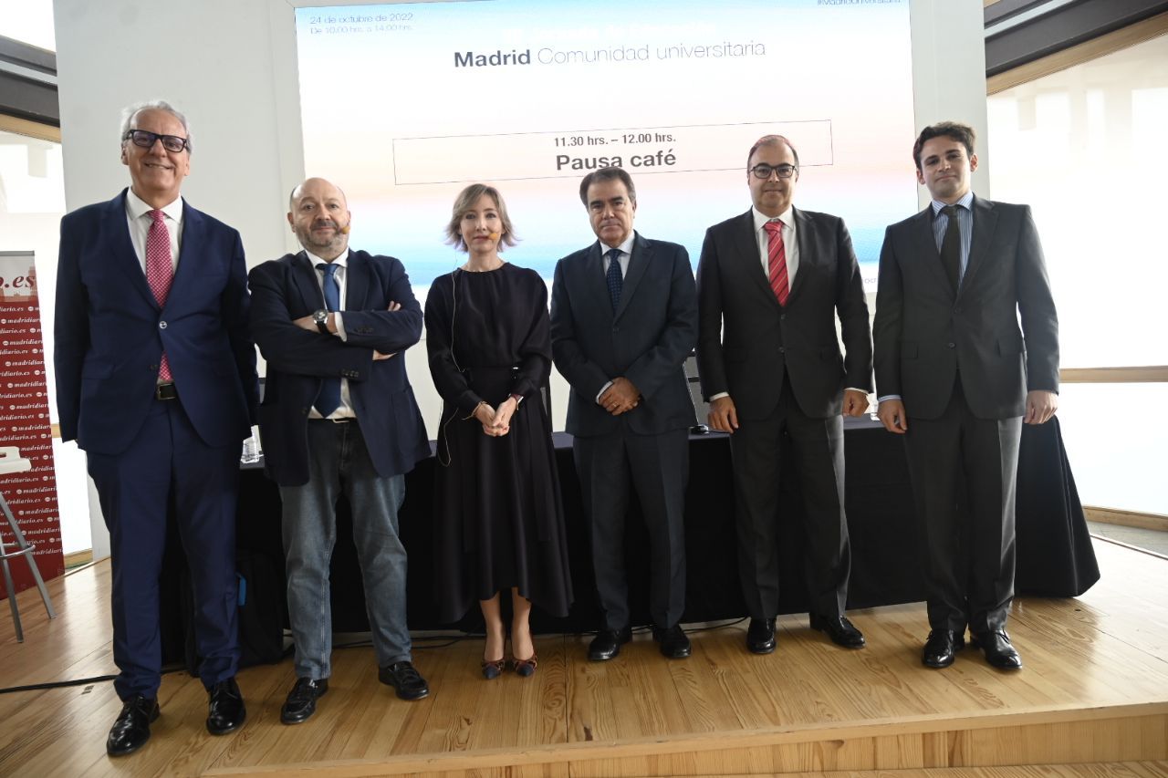Segundo Píriz, rector de la Universidad Internacional de la Empresa (UNIE), Constantino Mediavilla, presidente editor de Madridiario, María Cano, directora de Madridiario, Federico Morán,  director de la Fundación para el Conocimiento, y madri+d,  Santiago Llorente, alcalde de Leganés,y Jaime Caruncho, director de Operaciones de Mi campus Residencias. 