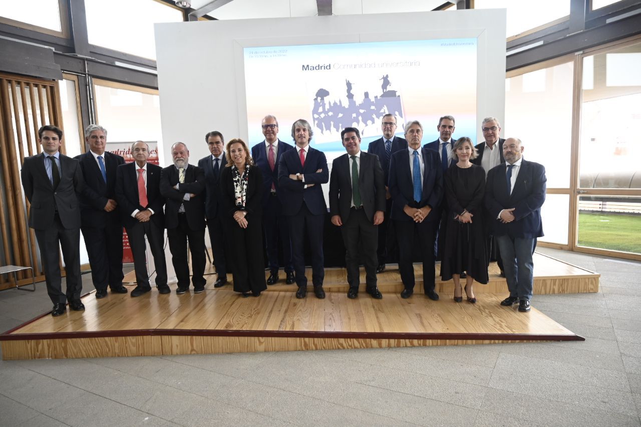 Foto de familia de los ponentes que han participado en la VII Jornada de Educación 