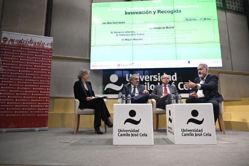 Fernando Arlandis. director General de Descarbonización y Transición Energética de la Comunidad de Madrid, Francisco José López, vocal asesor de la Dirección General de Sostenibilidad y Control Ambiental del Ayuntamiento de Madrid y Miguel Mayrata, director de Diversificación de Negocio de Redexi