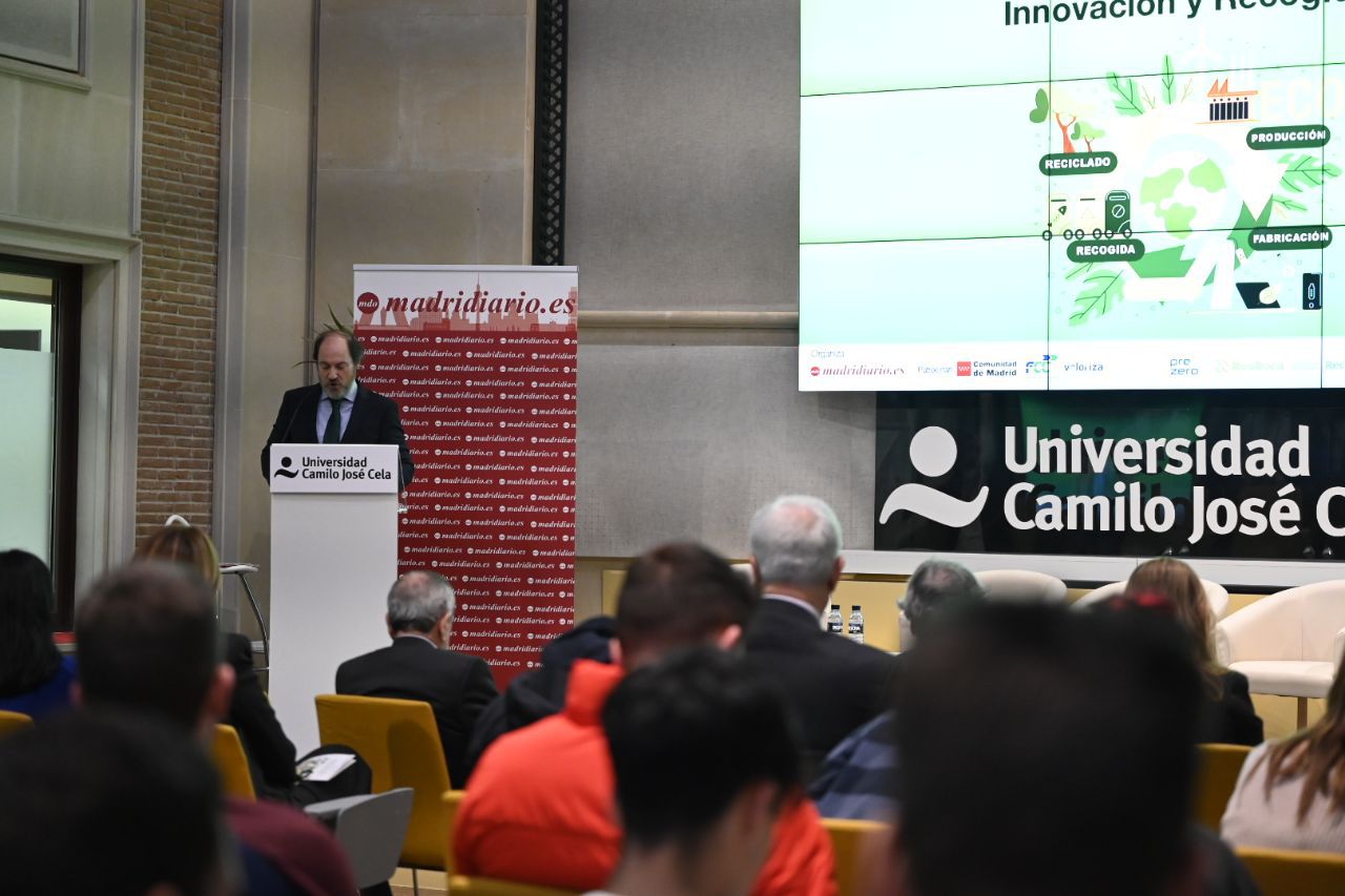 El viceconsejero de Medio Ambiente y Agricultura, Mariano González, inaugura las jornadas.