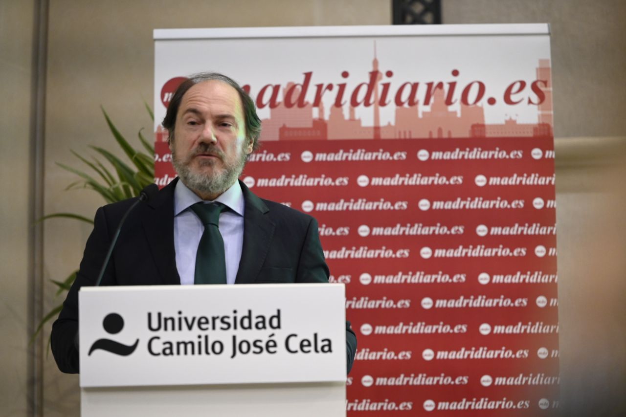 El viceconsejero de Medio Ambiente y Agricultura, Mariano González, inaugura las jornadas.