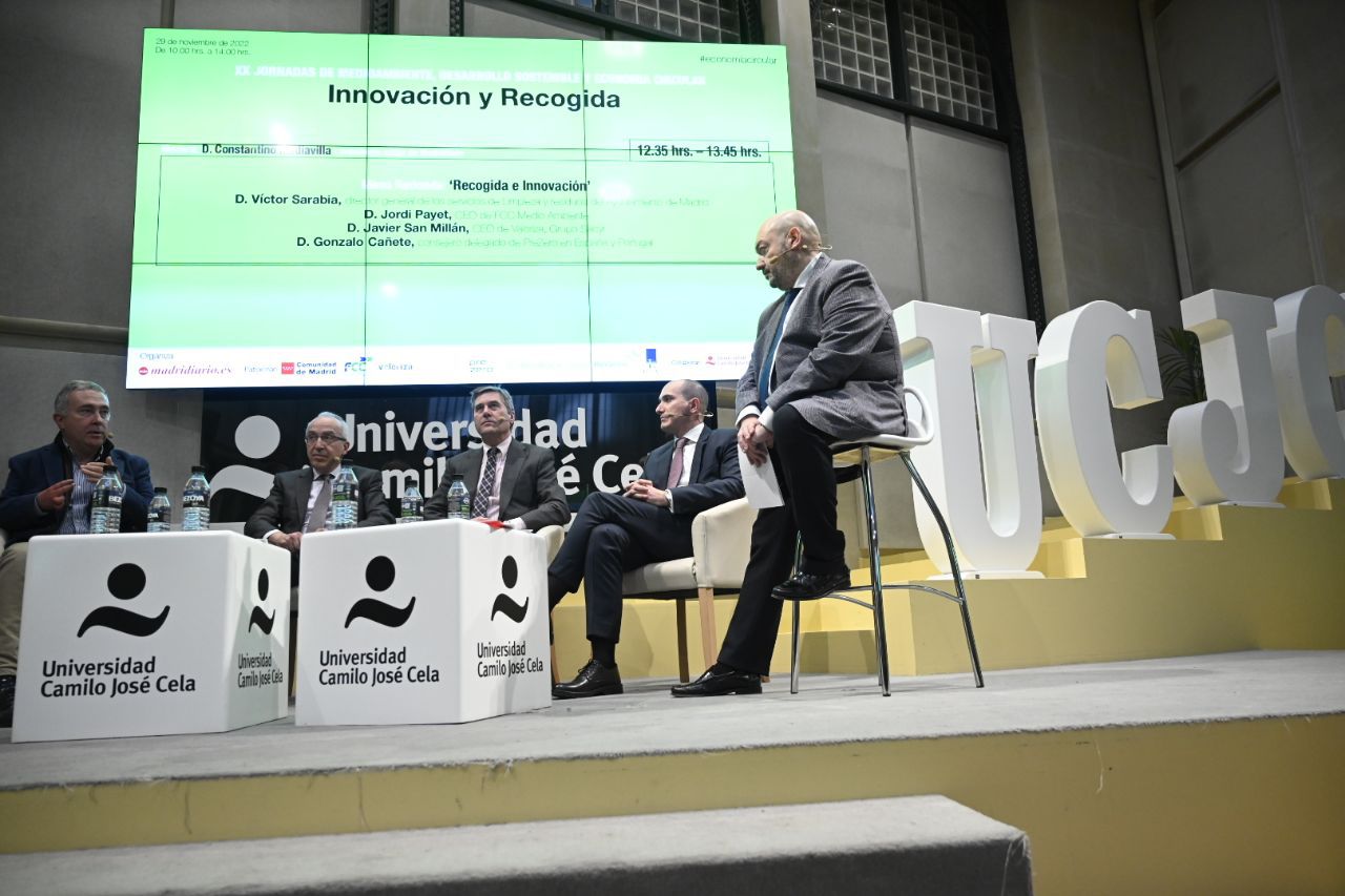 Víctor Sarabia, director general de los servicios de Limpieza y residuos del Ayuntamiento de Madrid, Jordi Payet, CEO de FCC Medio Ambiente, Javier San Millán, CEO de Valoriza, Grupo Sacyr, y Gonzalo Cañete, consejero delegado de PreZero en España y Portugal.