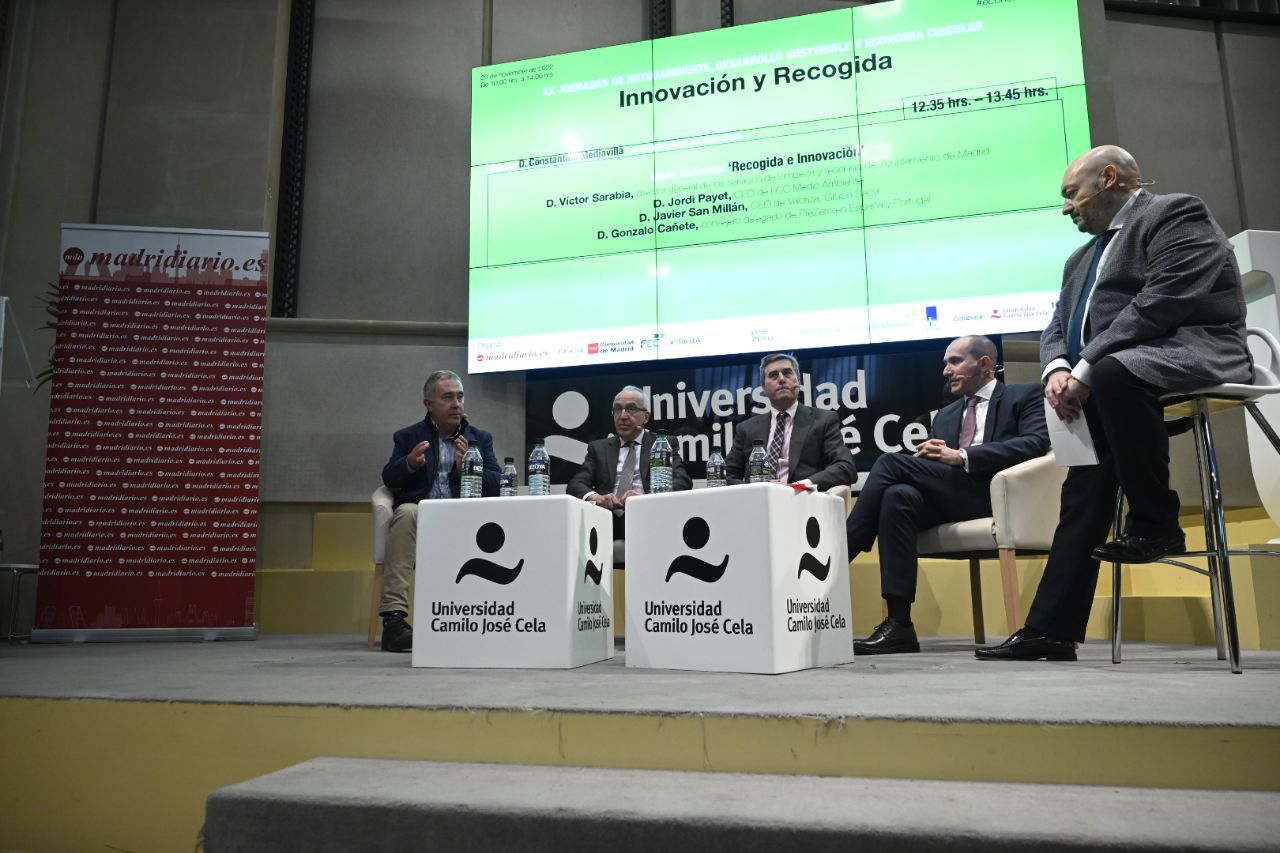 Víctor Sarabia, director general de los servicios de Limpieza y residuos del Ayuntamiento de Madrid, Jordi Payet, CEO de FCC Medio Ambiente, Javier San Millán, CEO de Valoriza, Grupo Sacyr, y Gonzalo Cañete, consejero delegado de PreZero en España y Portugal.