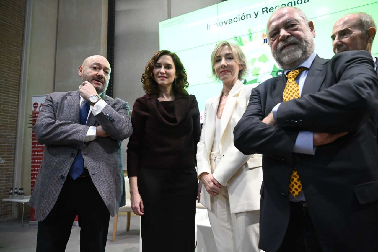 Constantino Mediavilla, presidente editor de Madridiario, Isabel Díaz Ayuso, presidenta de la Comunidad de Madrid, María Cano, directora de Madridiario y José Brías, director general de Madridiario.