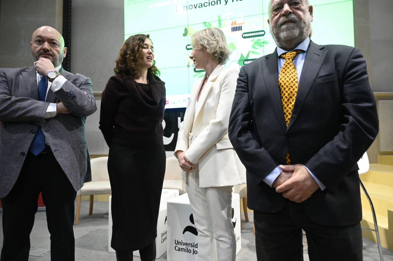 Constantino Mediavilla, presidente editor de Madridiario, Isabel Díaz Ayuso, presidenta de la Comunidad de Madrid, María Cano, directora de Madridiario y José Brías, director general de Madridiario.