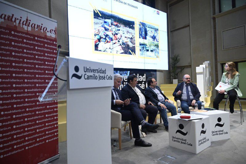 Alfredo García-Plata Fernández, alcalde de Torrelodones, Luis Guadalix Calvo, alcalde de Miraflores de la Sierra, Ángel Díaz, concejal y cuarto teniente alcalde de El Molar y Ángel Martín Herrero, presidente de la Mancomunidad de Servicios del Valle Norte del Lozoya.