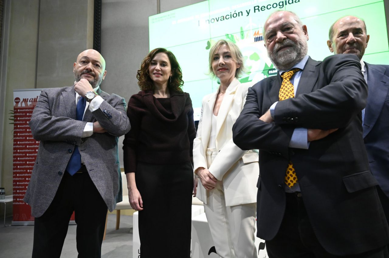 Constantino Mediavilla, presidente editor de Madridiario, Isabel Díaz Ayuso, presidenta de la Comunidad de Madrid, María Cano, directora de Madridiario y José Brías, director general de Madridiario.