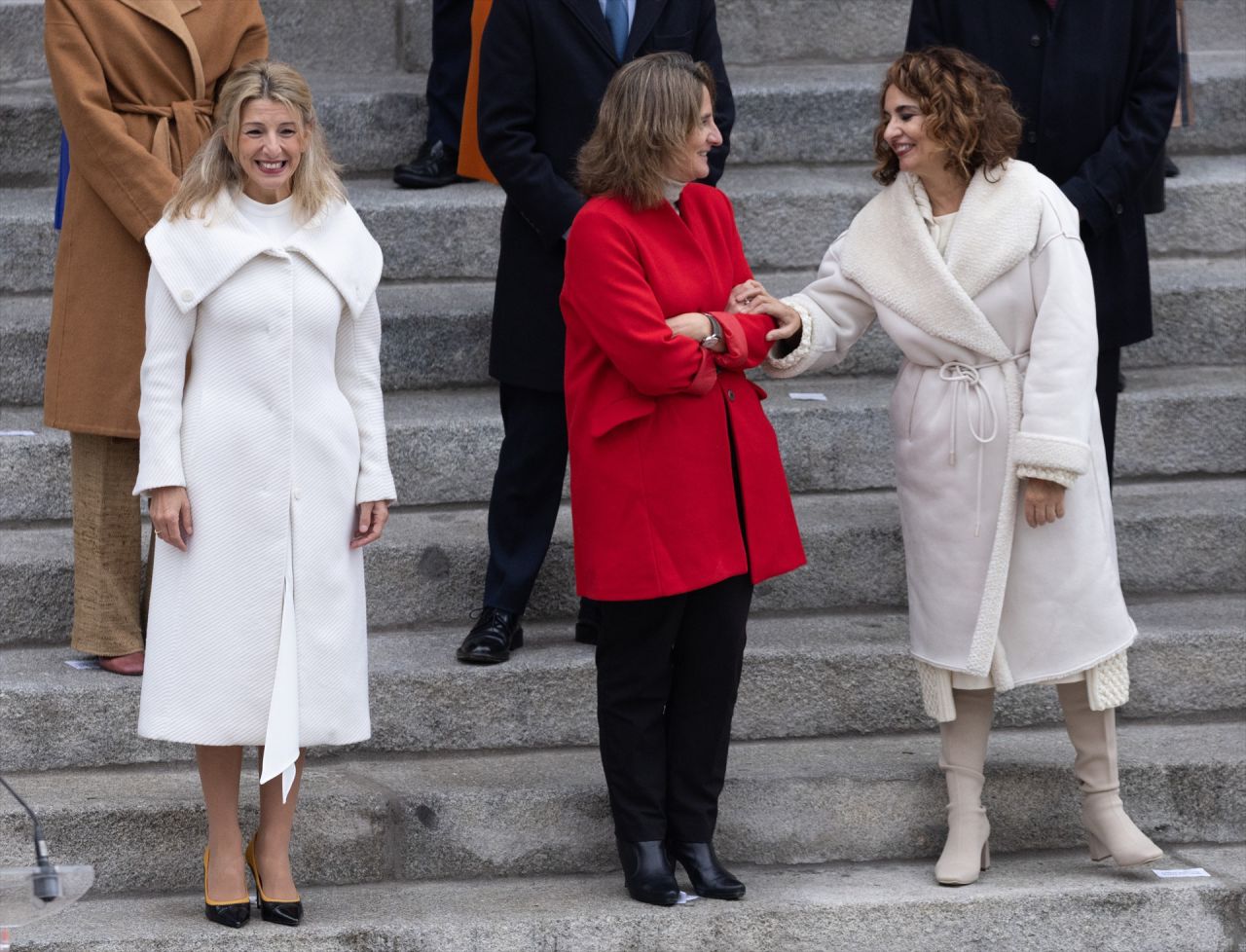 La vicepresidenta segunda y ministra de Trabajo y Economía Social, Yolanda Díaz; la vicepresidenta tercera del Gobierno y ministra para la Transición Ecológica y el Reto Demográfico, Teresa Ribera y la ministra de Hacienda y Función Pública, María Jesús Montero, durante el acto institucional por el Día de la Constitución.