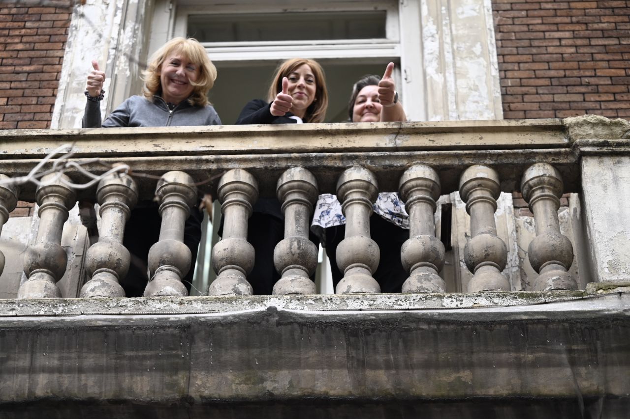 Encierro del comité de huelga de médicos y pediatras en Recursos Humanos de la Consejería de Sanidad en la calle Sagasta