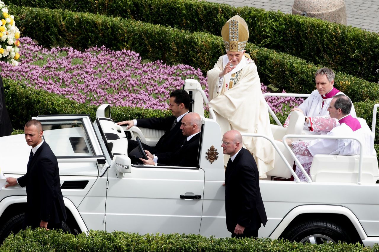 El Papa emérito, Benedicto XVI, en el acto de canonización de Juan Pablo II en 2011.