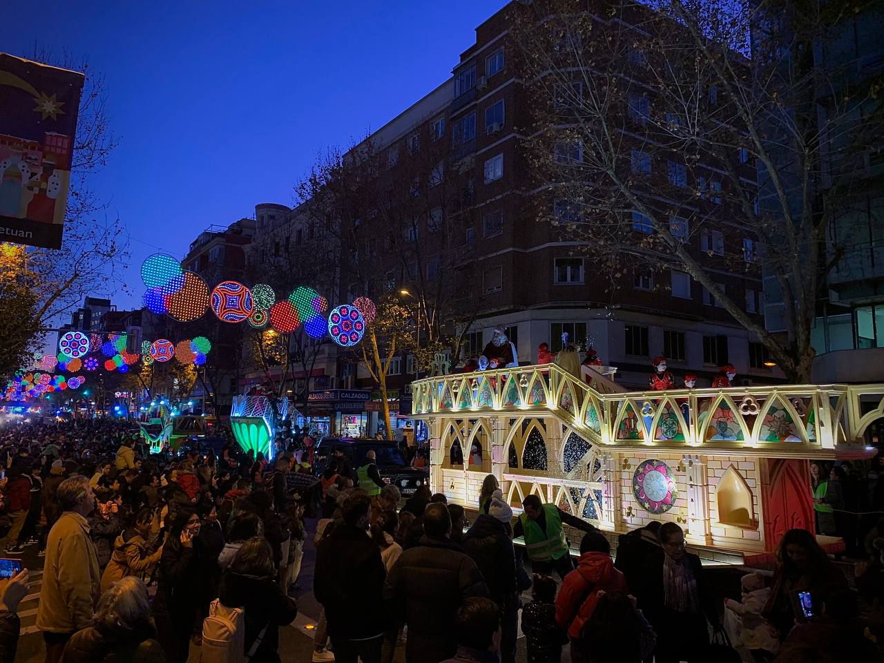 Cabalgata de Reyes en el distrito de Tetuán.
