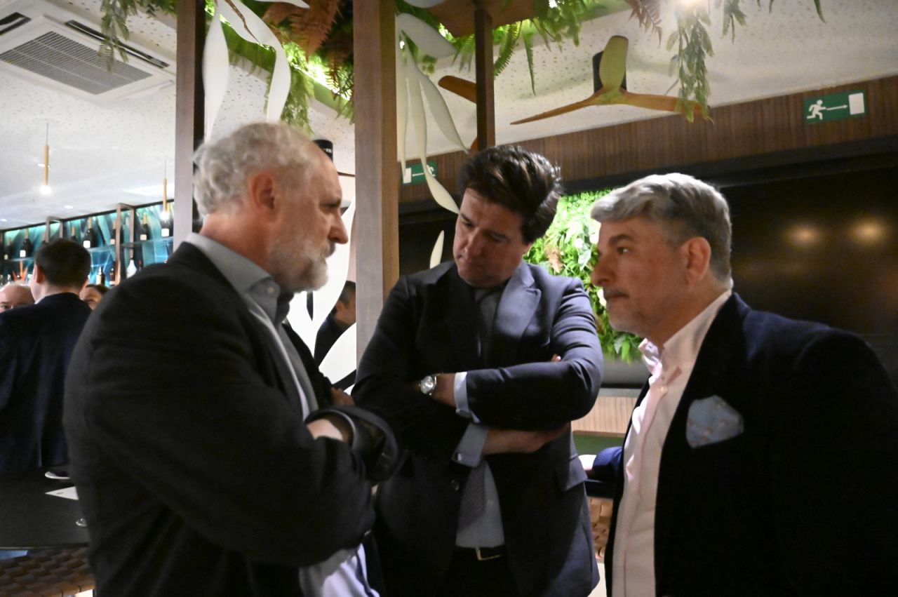 Luis Cueto charla con Ismael Clemente, CEO de Merlin Properties. 