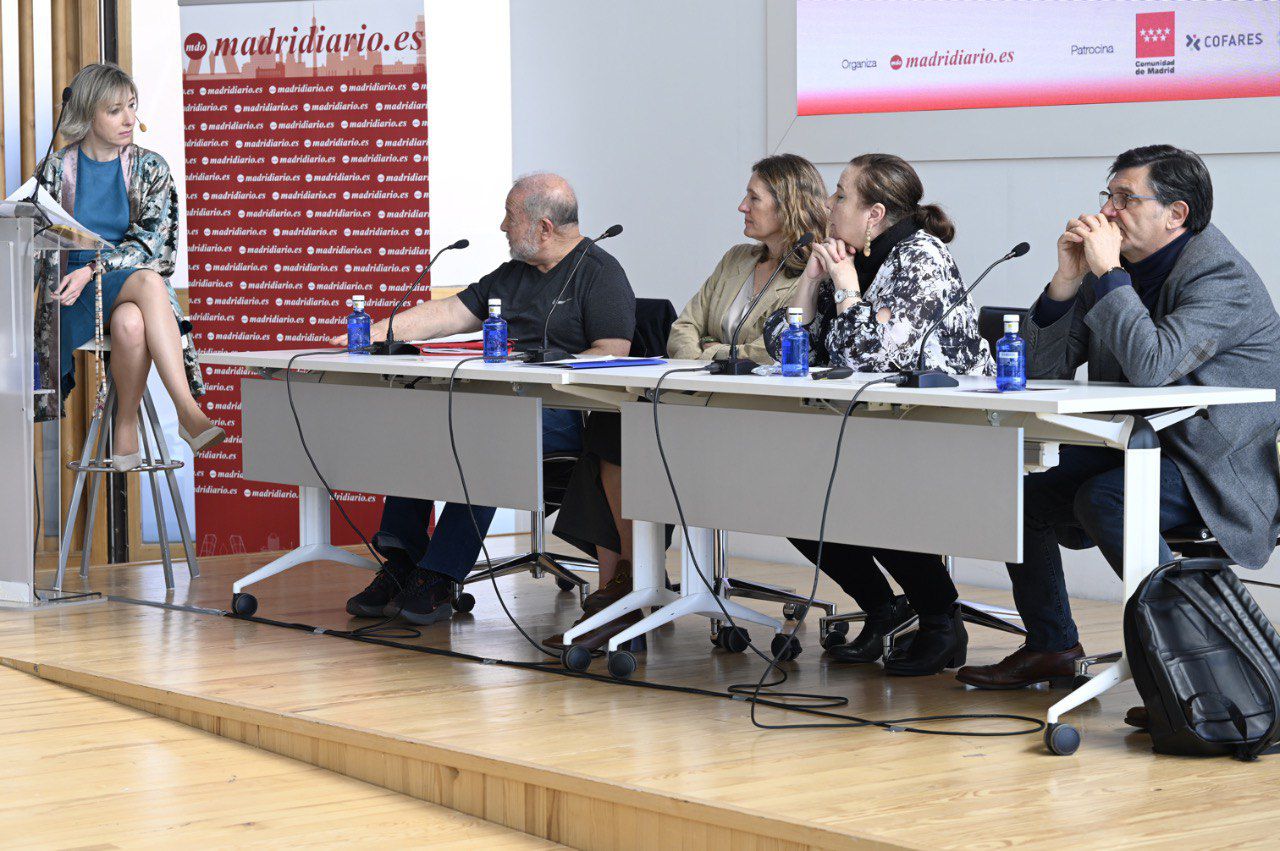 Manuel Muñoz, director de la Cátedra UCM-Grupo 5 Contra el estigma; Juanjo Sánchez, representante institucional de la Federación Salud Mental de Madrid; Helena de Carlos, representante de la Fundación Manantial; y Guadalupe Morales, directora de la Fundación Mundo Bipolar, serán los ponentes.