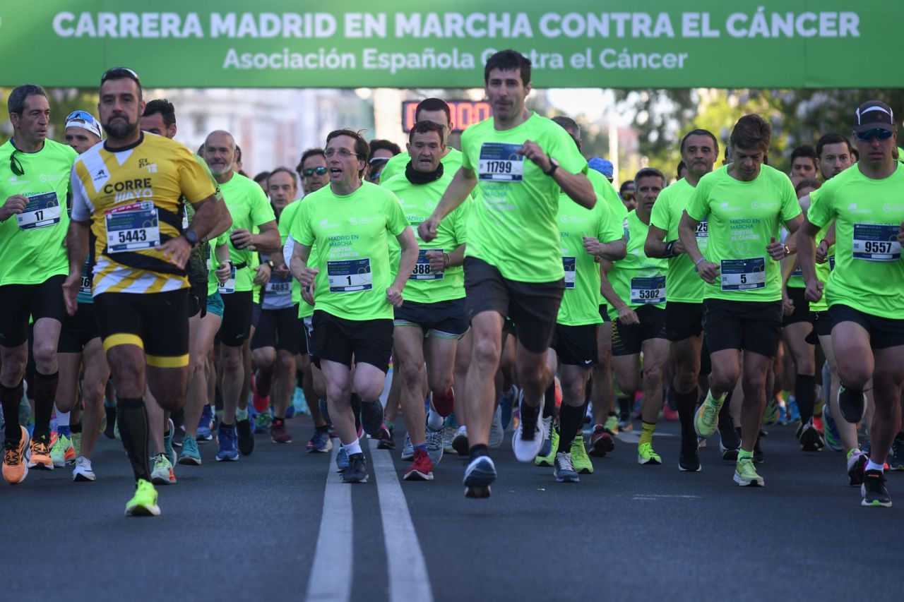 Corredores de la X Carrera Madrid en marcha contra el Cáncer.