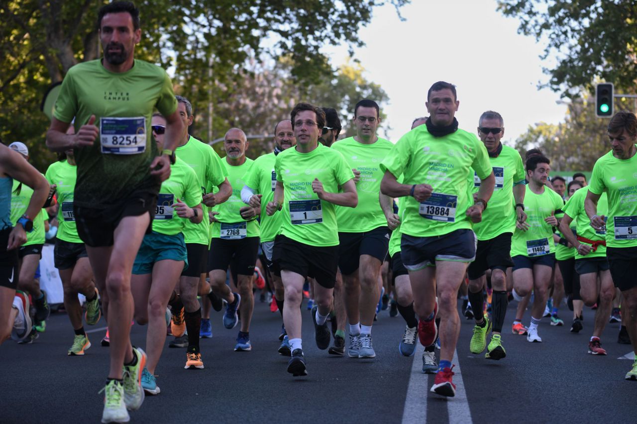 Corredores de la X Carrera Madrid en marcha contra el Cáncer.