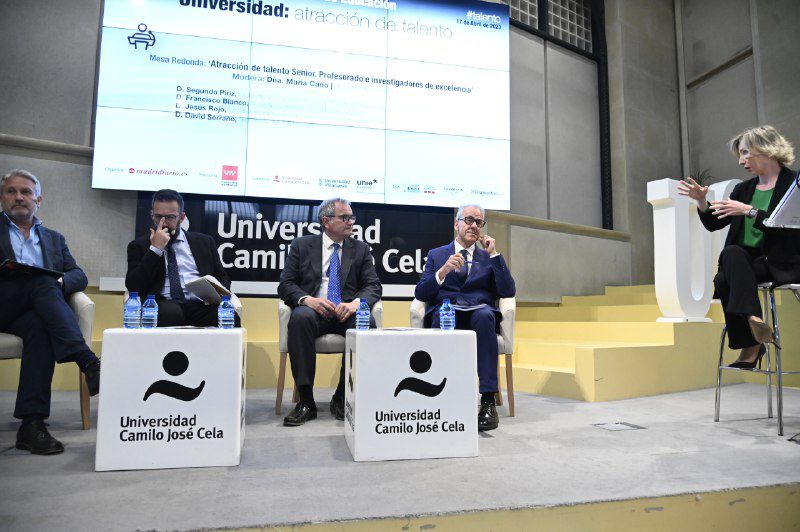 'Atracción de talento Senior. Profesorado e investigadores de excelencia' con la participación de Segundo Píriz, rector de la Universidad Internacional de la Empresa (UNIE Universidad); Francisco Blanco, titular de Economía aplicada I de la Universidad Rey Juan Carlos; Jesús Rojo, jefe de programas europeos en la Fundación para el Conocimiento Madri+d, y David Serrano, director de Imdea Energía.