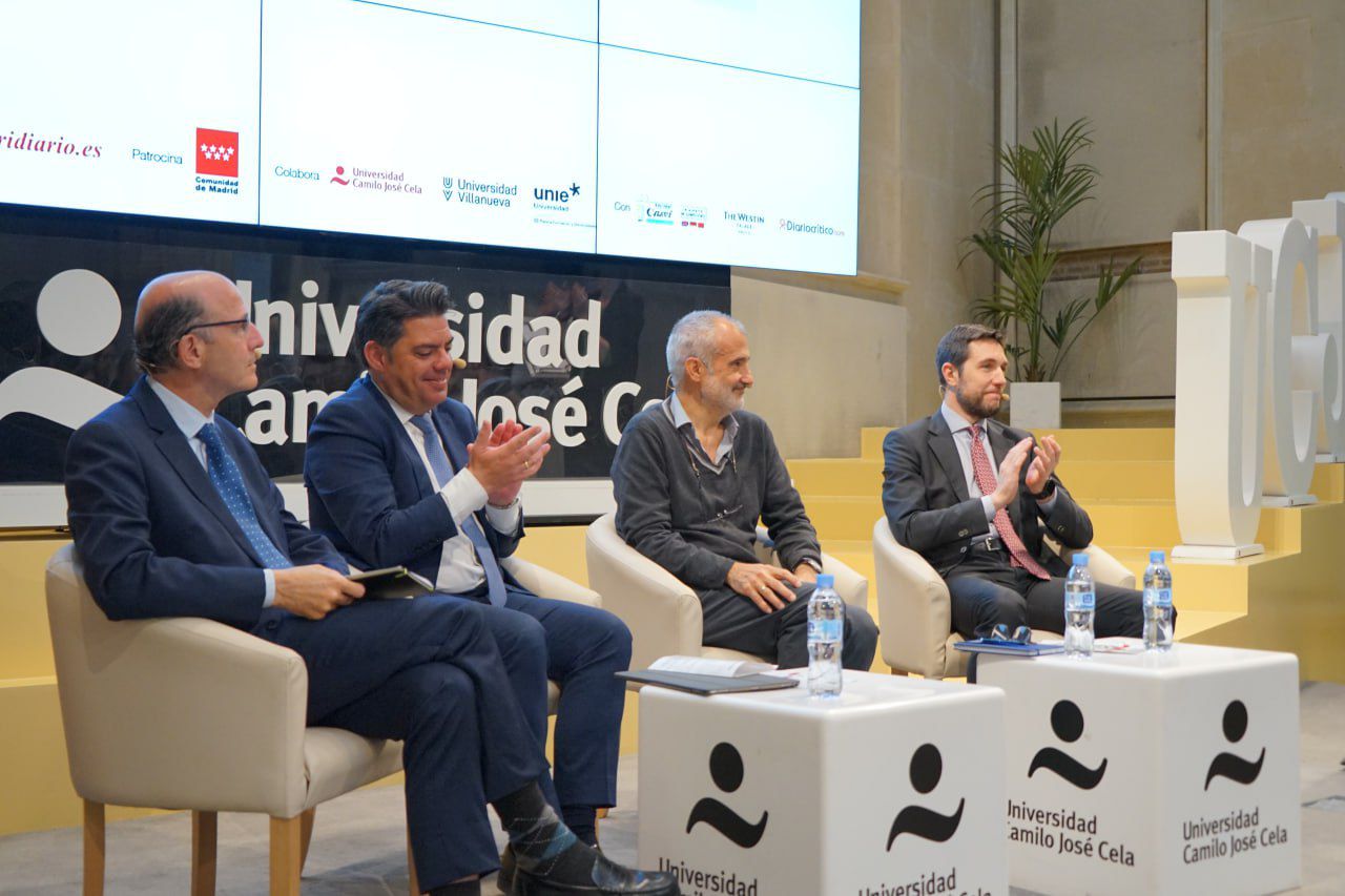 Fidel Rodríguez, viceconsejero de Universidades, Ciencia e Innovación de la Comunidad de Madrid; José María Ortiz, rector de la Universidad de Villanueva; Ricardo Rejas, vicerrector de Calidad y Evaluación de la Universidad Camilo José Cela (UCJC), y José Manuel Torralba, catedrático Universidad Carlos III (UC3M) y director de IMDEA Materiales