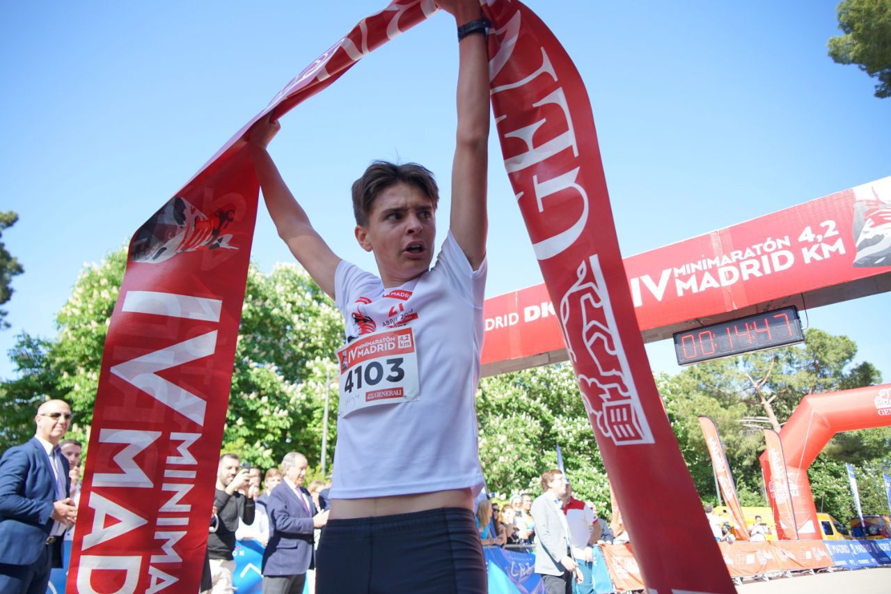 Ayuso, Almeida y el Delegado de Movilidad y Medio Ambiente acuden a la IV MiniMaraton de Madrid