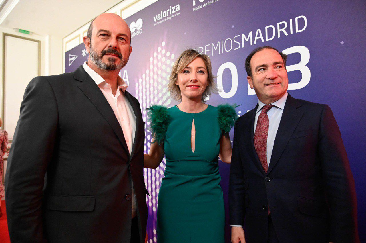 Pedro Rollán, vicesecretario de Coordinación Autonómica y Local del PP, María Cano, directora de Madridiario y Borja Carabante, concejal de Medio Ambiente y Movilidad del Ayutamiento de Madrid.