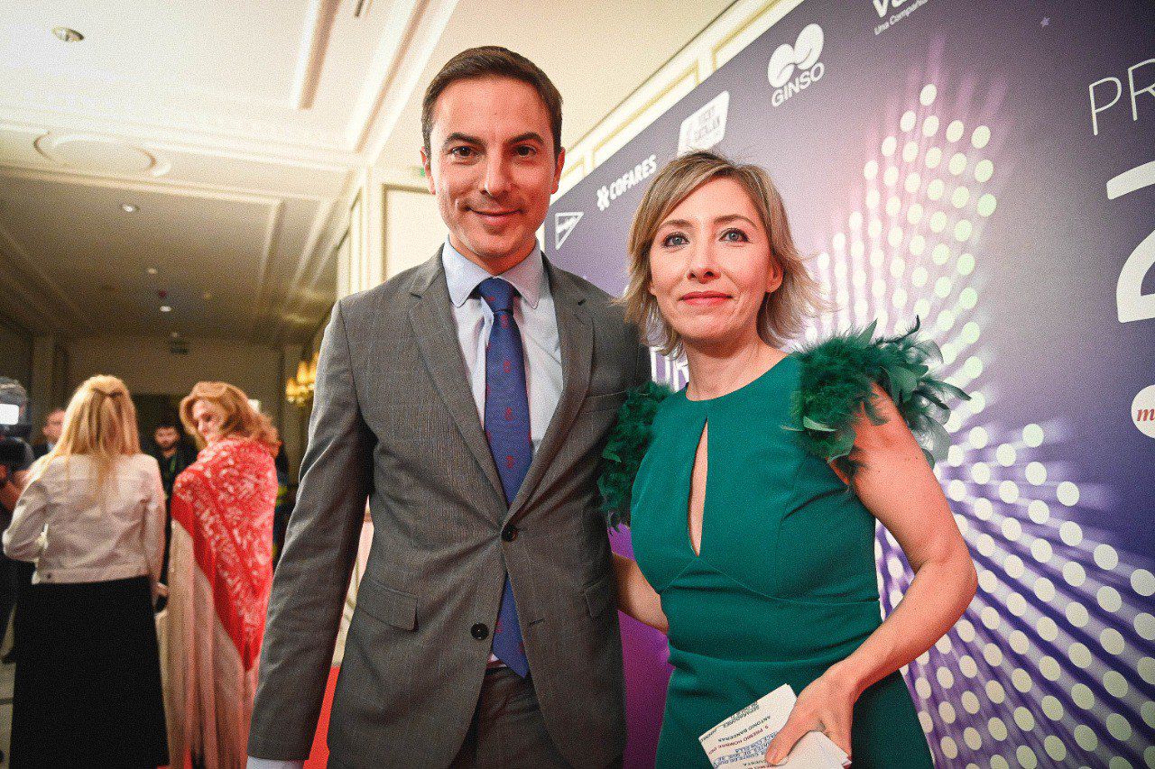 Juan Lobato, candidato del PSOE a la Comunidad de Madrid, y María Cano, directora de Madridiario
