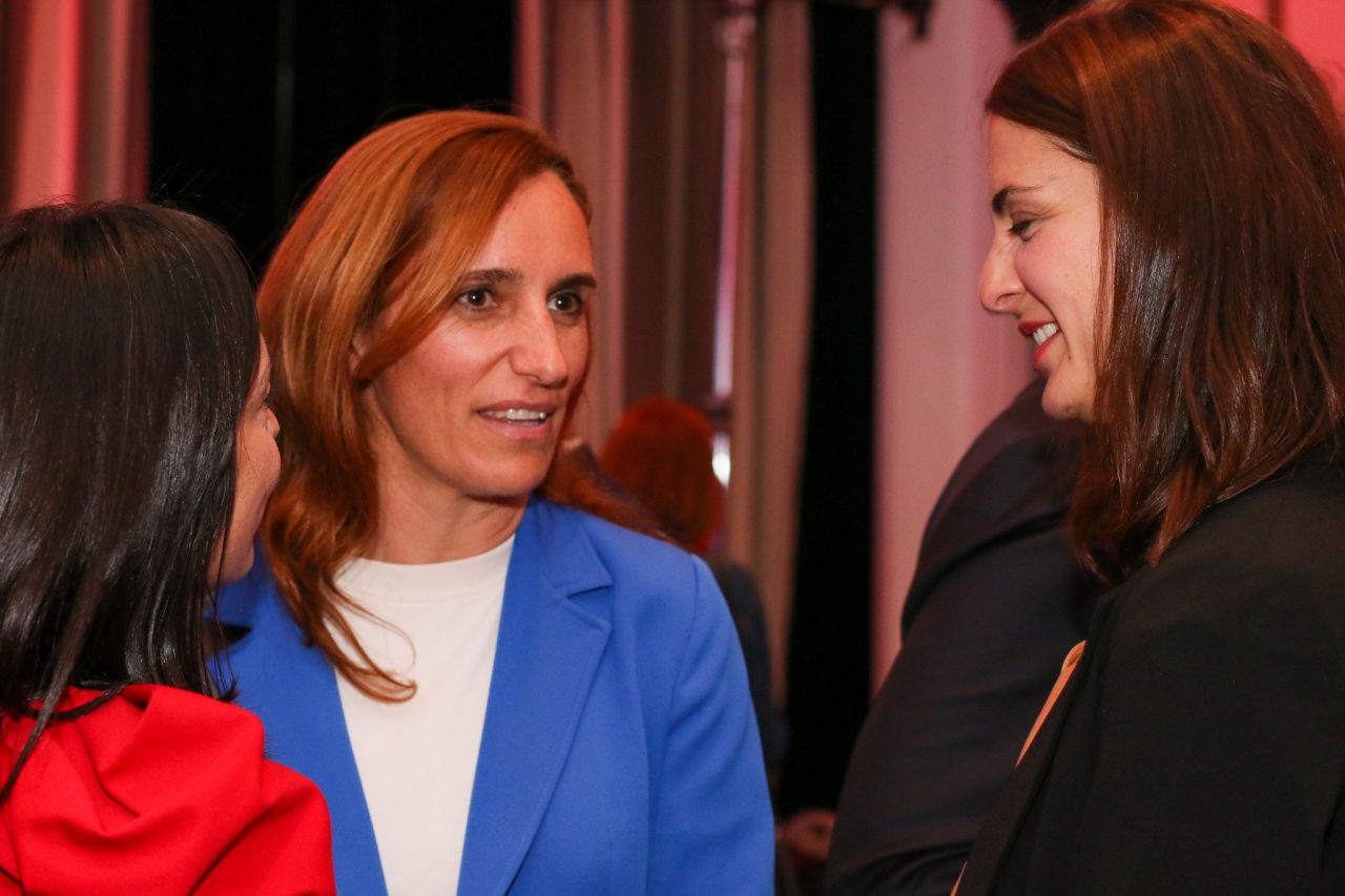 Mónica García, candidata de Más Madrid a la Comunidad de Madrid, y Rita Maestre, candidata de Más Madrid al Ayuntamiento de Madrid.