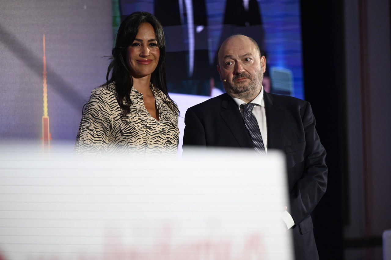 Constantino Mediavilla, presidente editor de Madridiario, y Begoña Villacís, vicealcaldesa de Madrid.