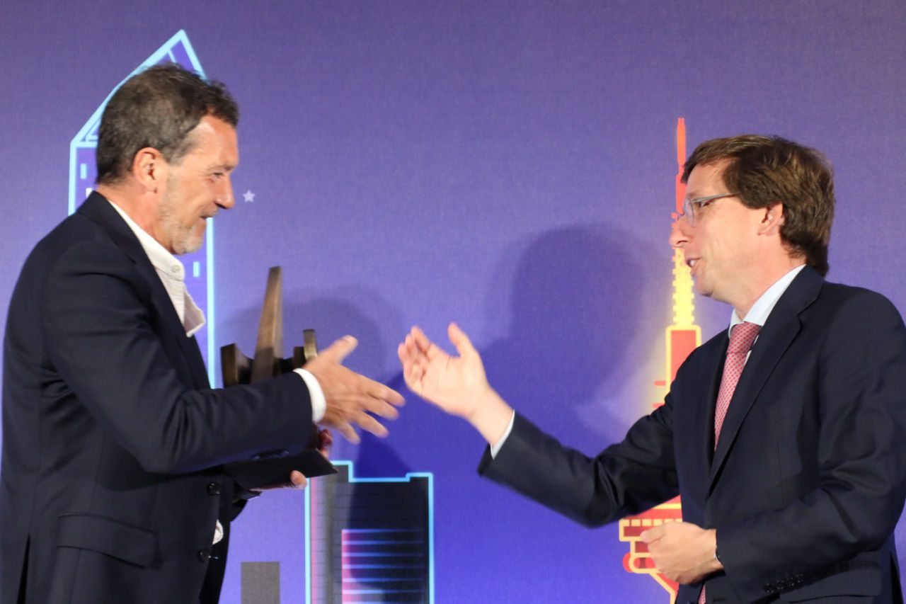 Antonio Banderas y José Luis Martínez Almeida