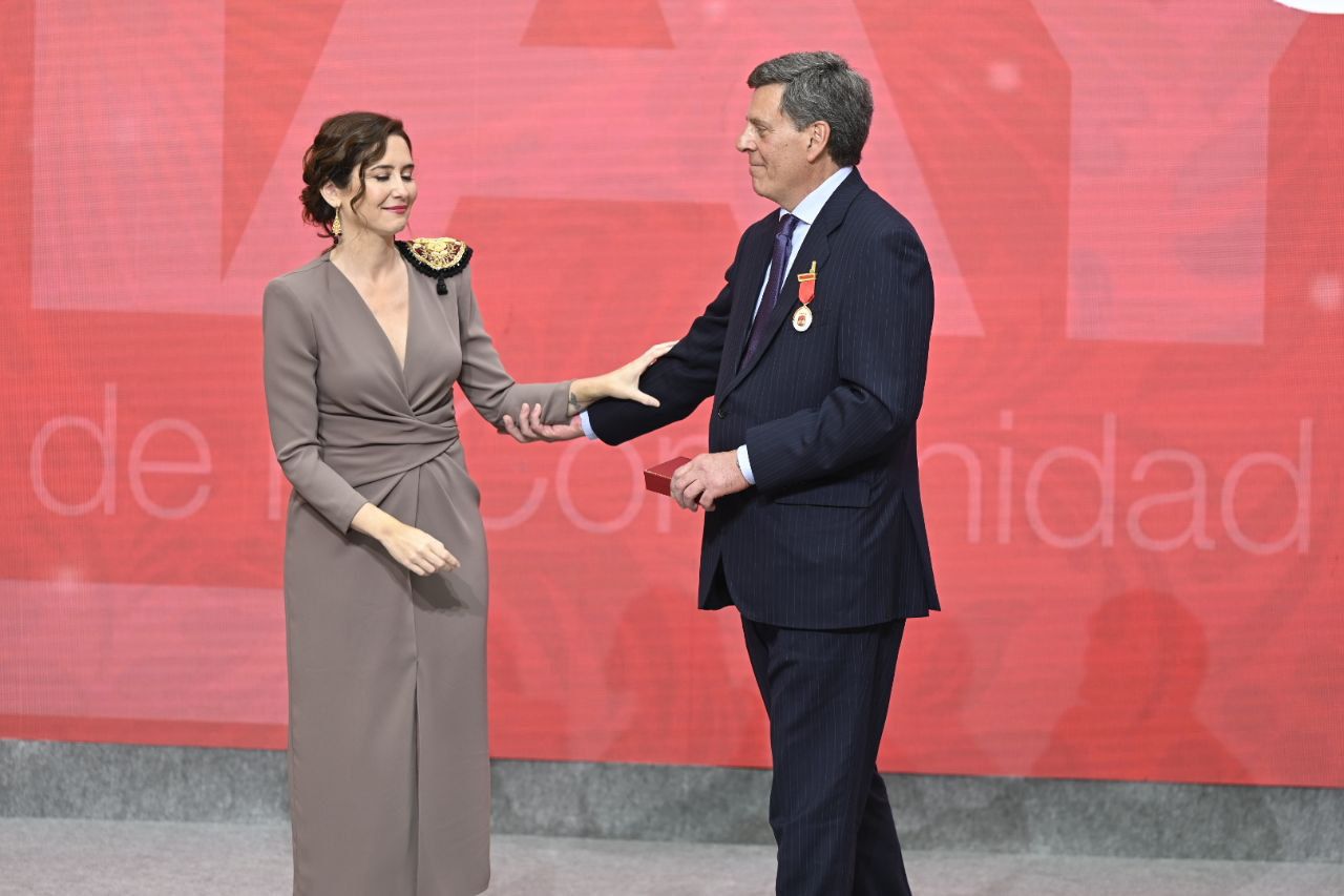 Se concede la Medalla de Oro de la Comunidad de Madrid a Juan Carlos Quer, padre de la joven Diana Quer, asesinada en 2016 