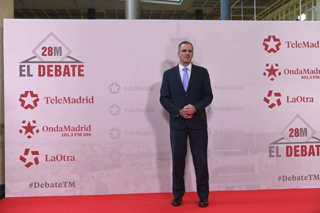 Javier Ortega Smith llega al debate electoral aTelemadrid