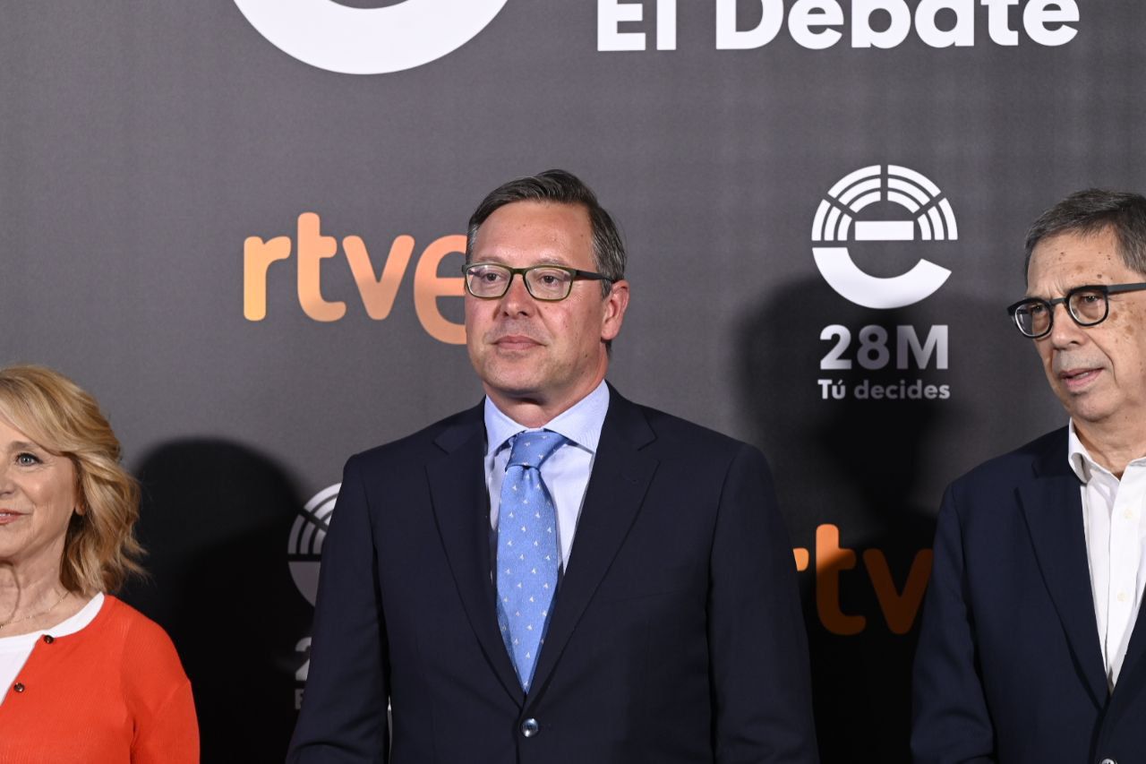 Alfonso Serrano llega al debate de RTVE