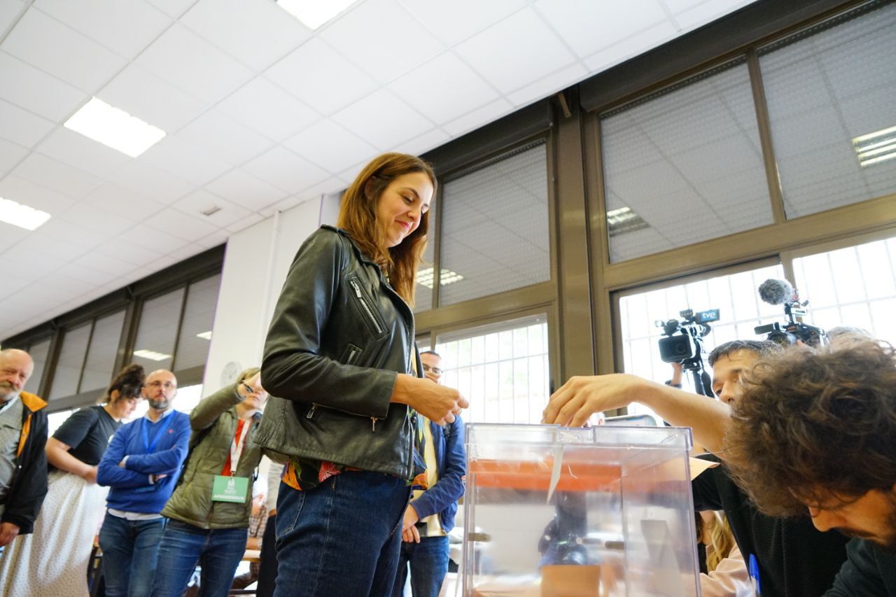 Rita Maestre durante su votación.