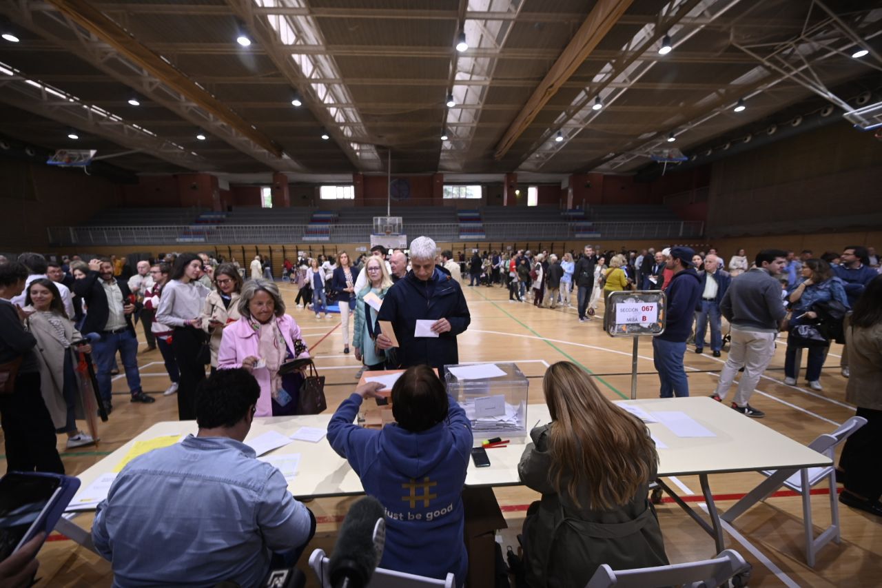 Colas para votar.