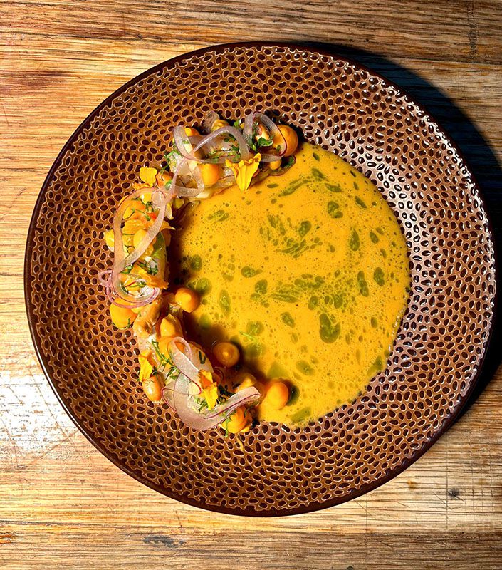 Ceviche de gamba blanca, leche de tigre de ají panka y mojo verde