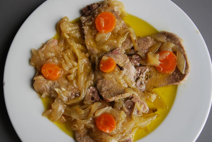 Lengua en escabeche