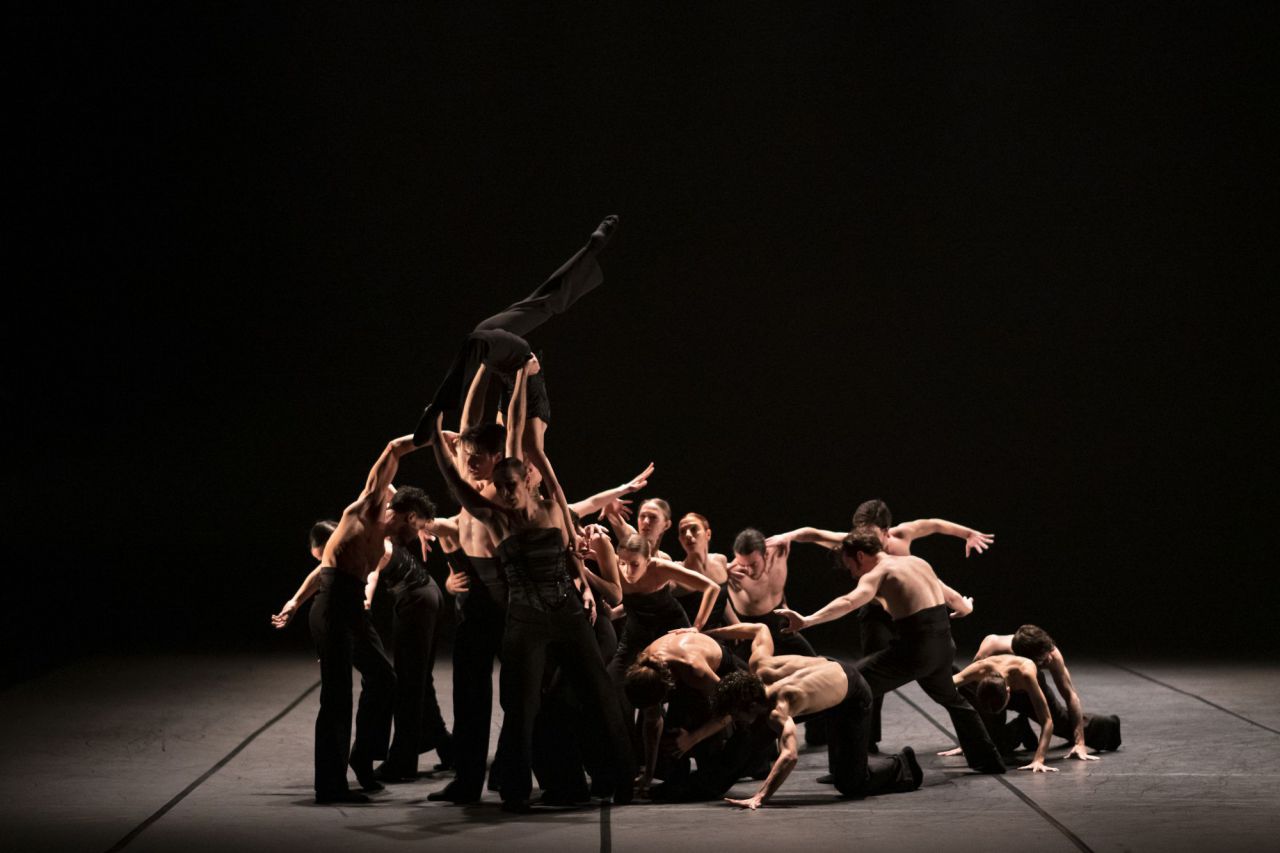 symphony of sorrows / cantata de Companhia Nacional de Bailado