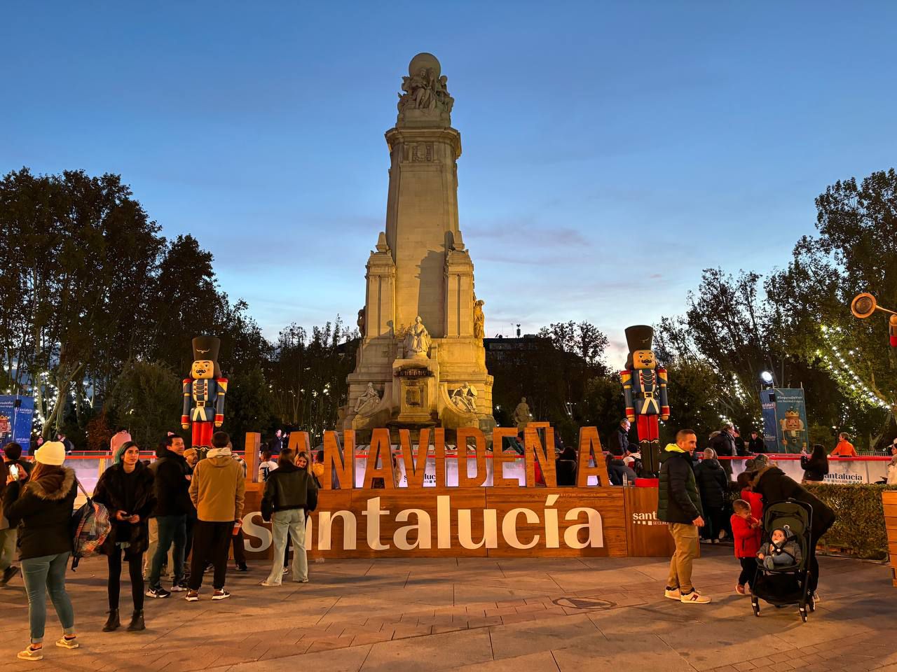 La Navideña, mercadillo de Navidad de Plaza España